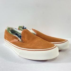 Vans Classic Slip-On Suede Sherpa Sneakers